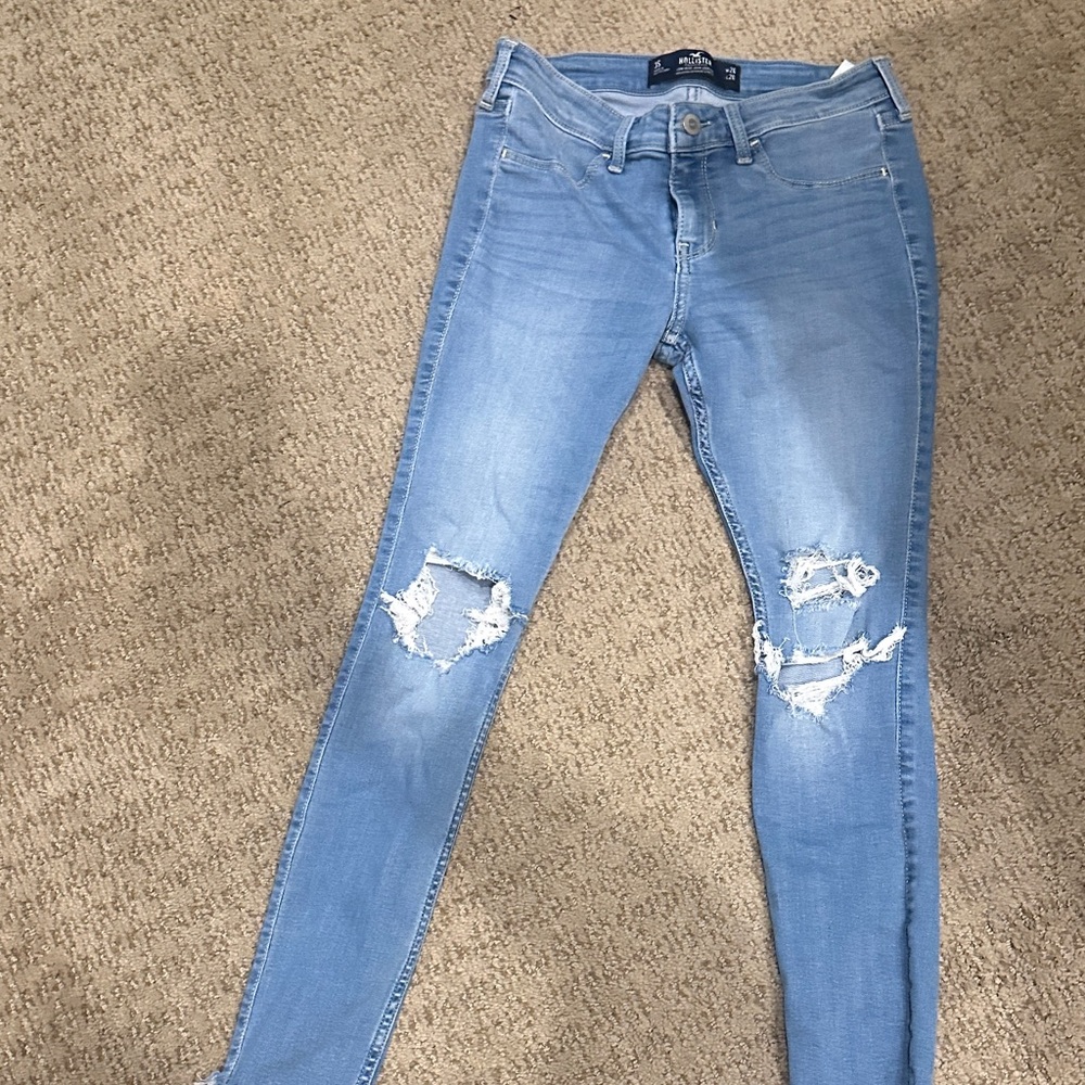 Hollister Women's Light Blue Ripped Skinny Jeans size 3S 26 W 26L